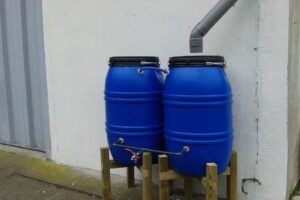 La importancia del correcto almacenamiento de un bidón de 100 litros y cómo hacerlo en casa